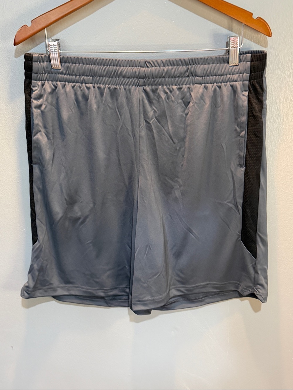 MEN’S TEK GEAR GRAY ATHLETIC SHORTS NWT SZ L